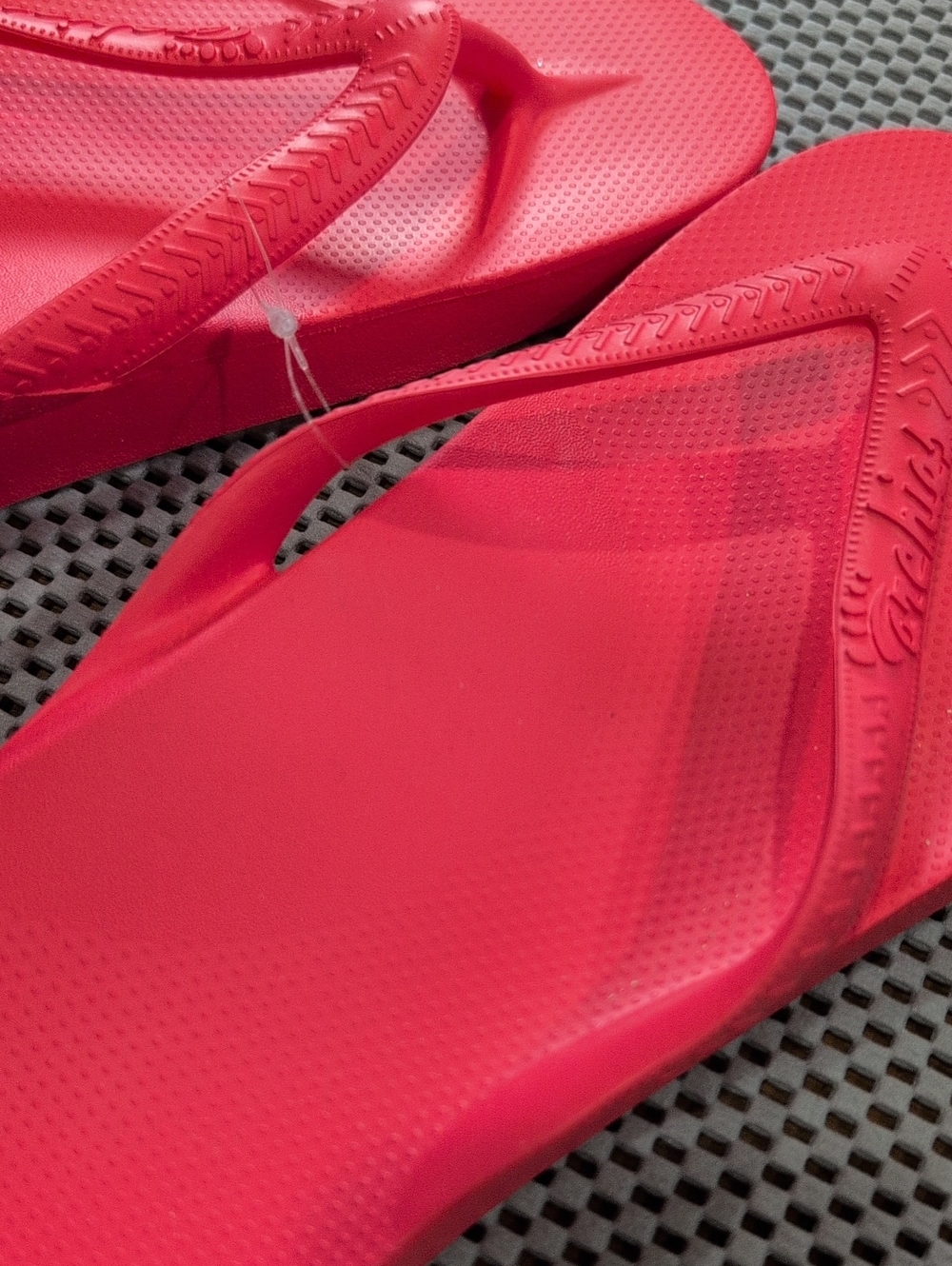 NEW Archies Arch Support Flip Flops In Coral, Men's 11, Women's 12 - Retail= $40